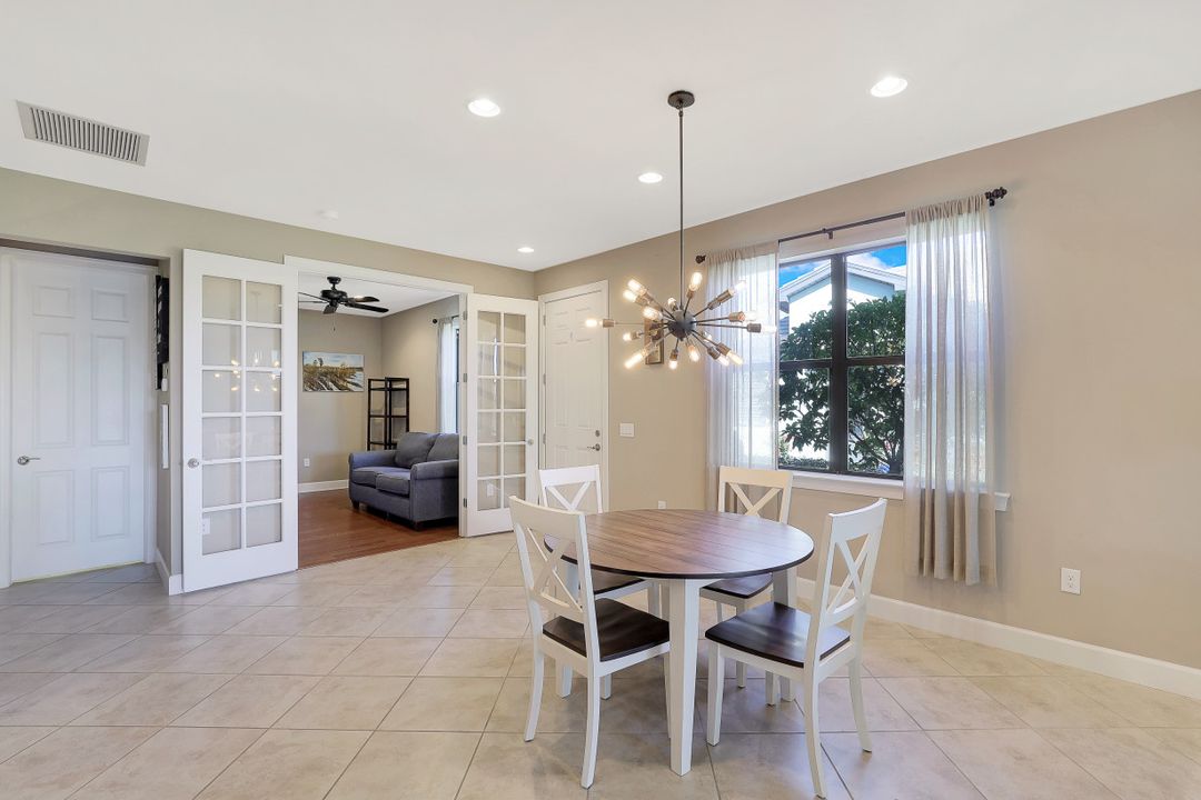 7594 Jacaranda Ln, Naples, FL 34114