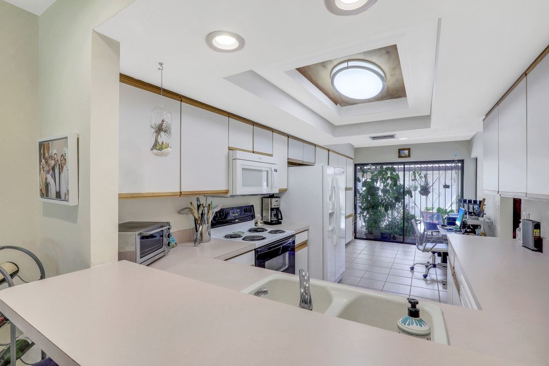 574 Augusta Blvd, Naples, FL 34113