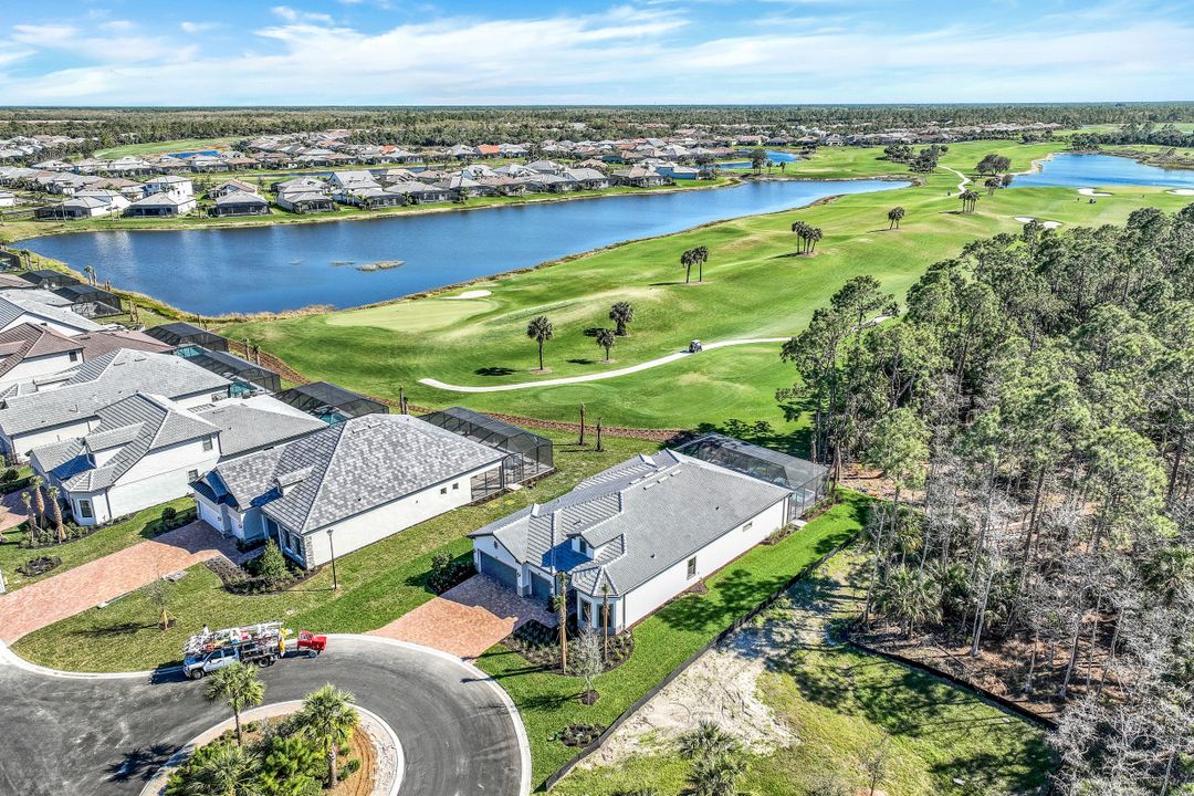 9528 Curlew Dr, Naples, FL 34120