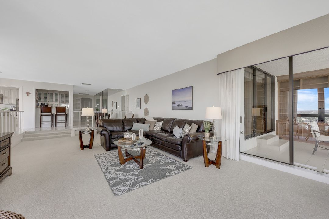 4301 Gulf Shore Blvd N #1700, Naples, FL 34103