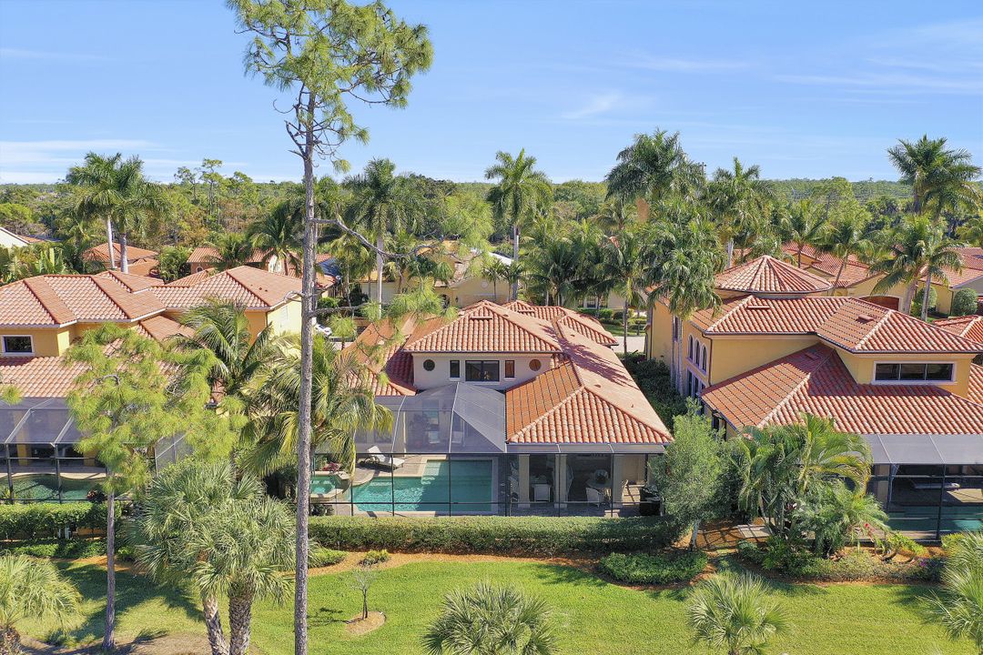 2911 Tiburon Blvd E, Naples, FL 34109