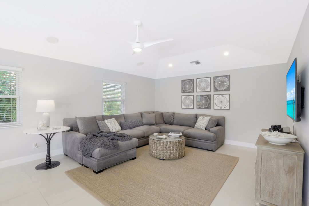 1558 Jamaica Ct, Marco Island, FL 34145