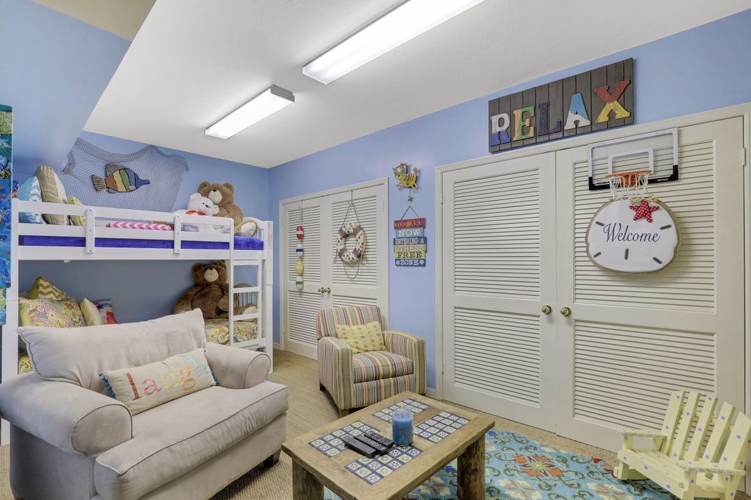 376 Leatherfern Ln, Marco Island, FL 34145