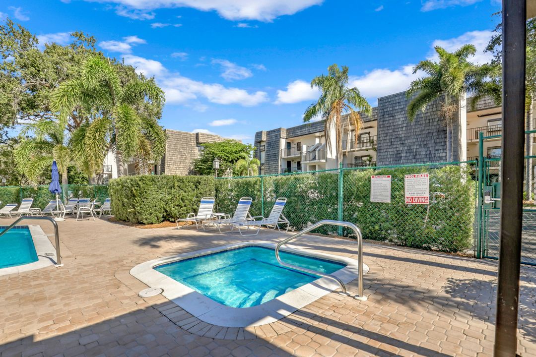 1541 Oyster Catcher Point, Naples, FL 34105