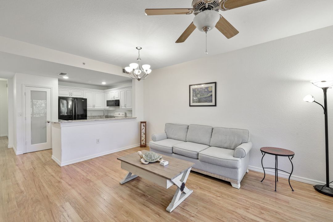 4520 Botanical Pl Cir #203, Naples, FL 34112