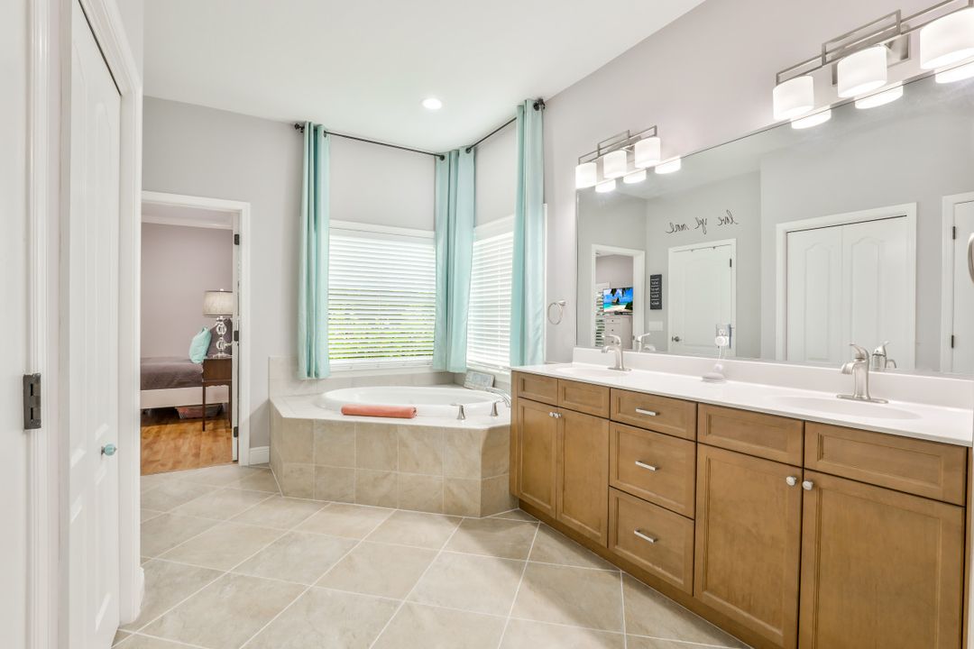 15663 Caloosa Creek Cir, Fort Myers, FL 33908