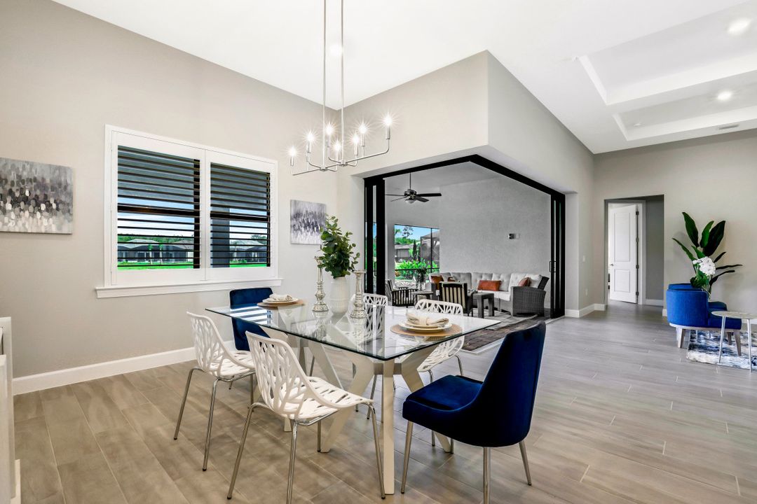 9765 Everglades Dr, Naples, FL 34120