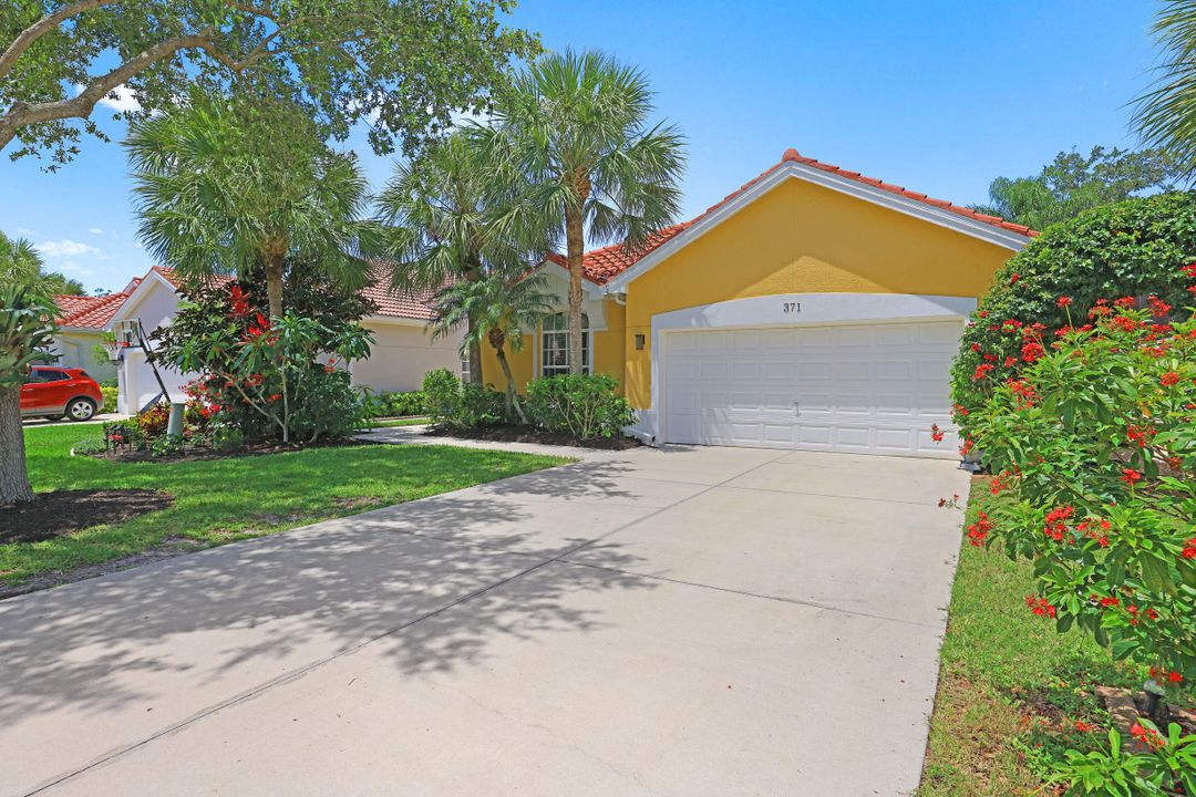 371 Pindo Palm Dr, Naples, FL 34104