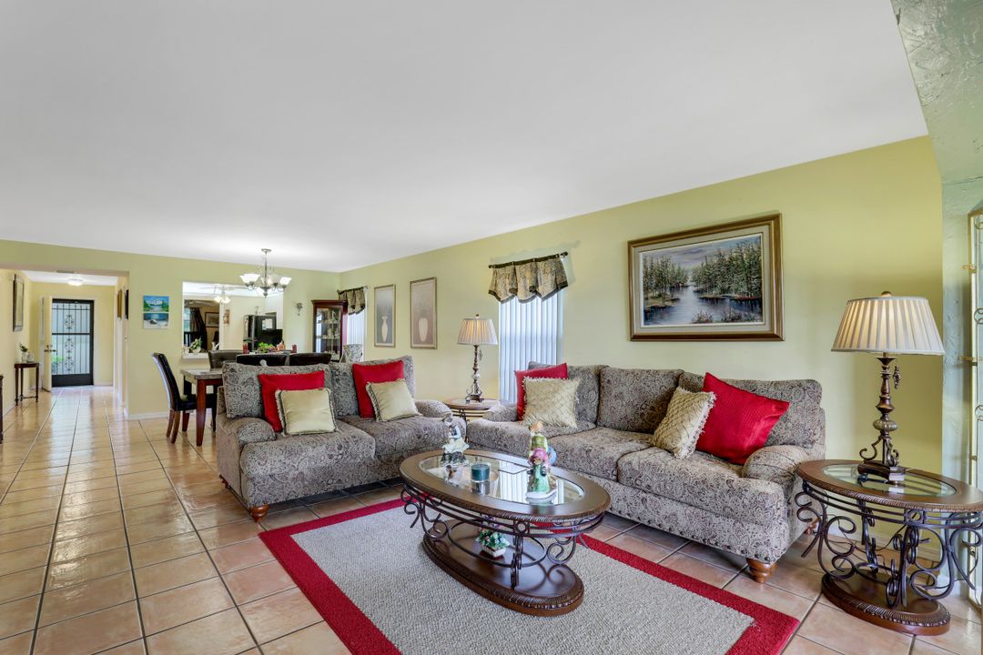 400 Misty Pines Cir #101, Naples, FL 34105