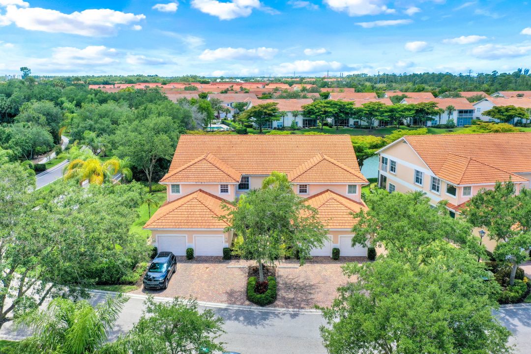 5610 Sherborn Dr #202, Naples, FL 34110