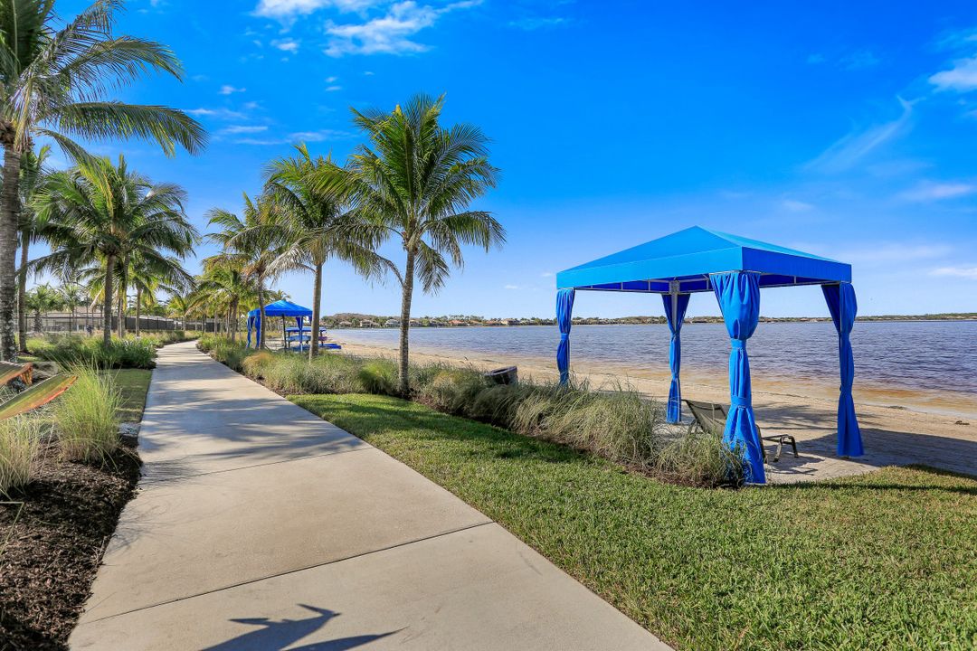 8735 Coastline Ct #102, Naples, FL 34120