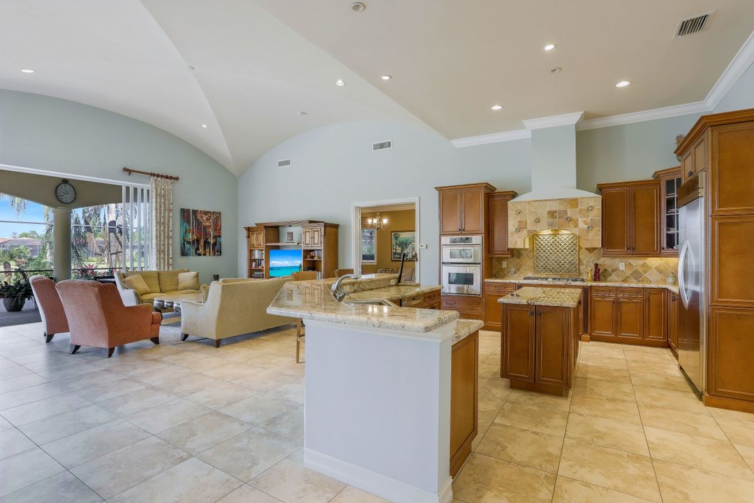 7417 Treeline Dr, Naples, FL 34119