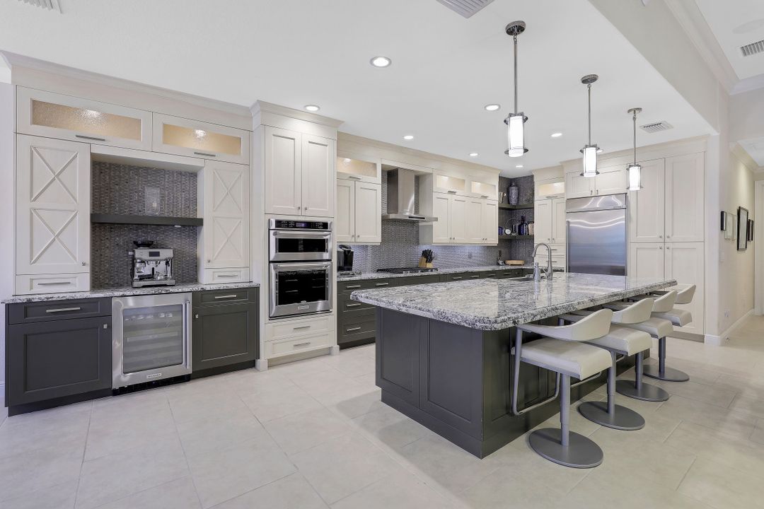 10102 Palazzo Dr, Naples, FL 34119