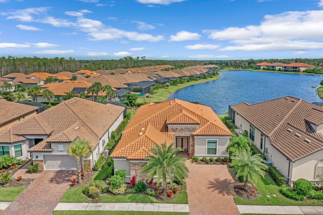 9418 Galliano Ter, Naples, FL 34119