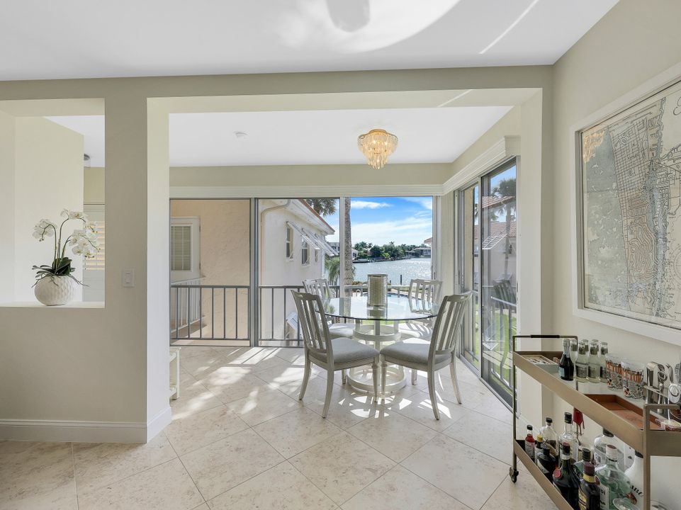 3070 Gulf Shore Blvd N #209, Naples, FL 34103