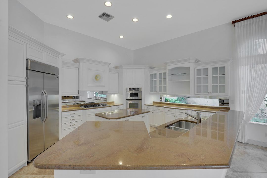 18561 Verona Lago Dr, Miromar Lakes, FL 33913