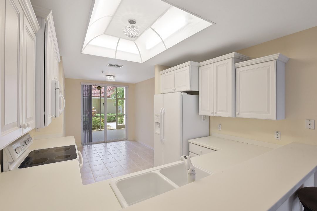 2870 Cypress Trace Cir #1712, Naples, FL 34119