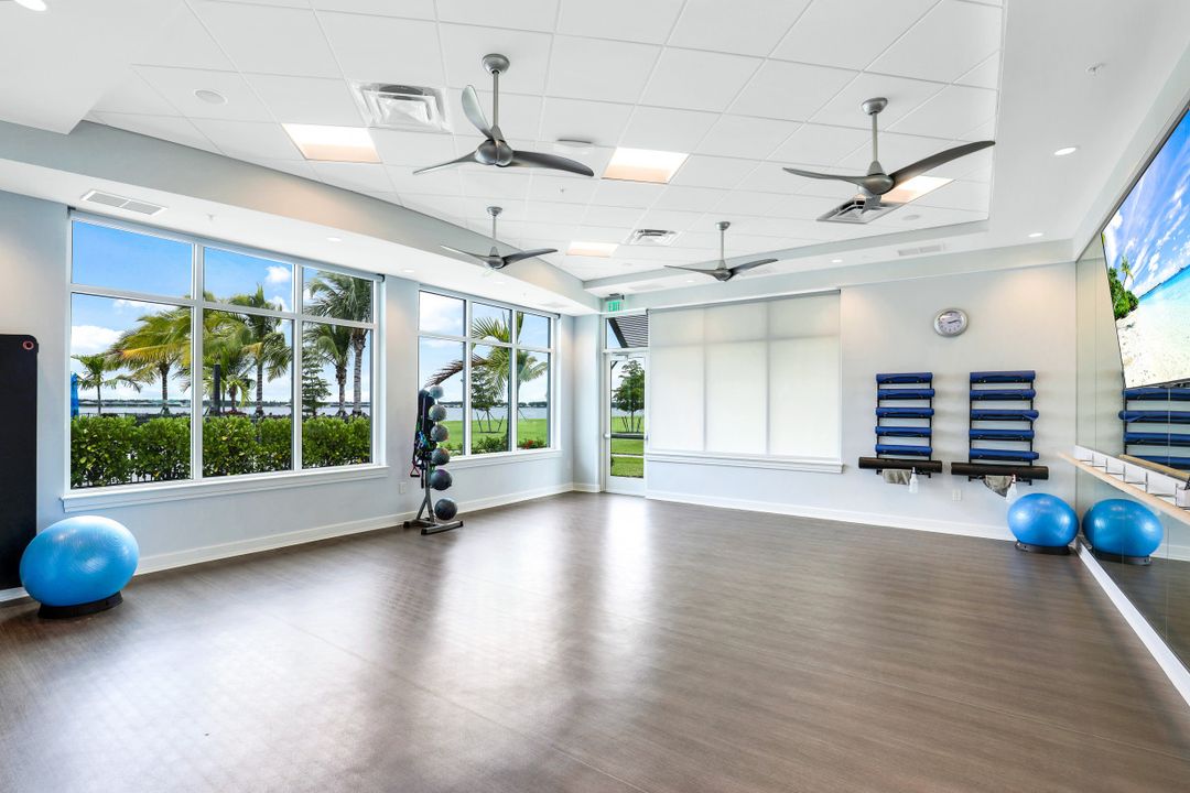 18389 WildBlue Blvd, Fort Myers, FL 33913