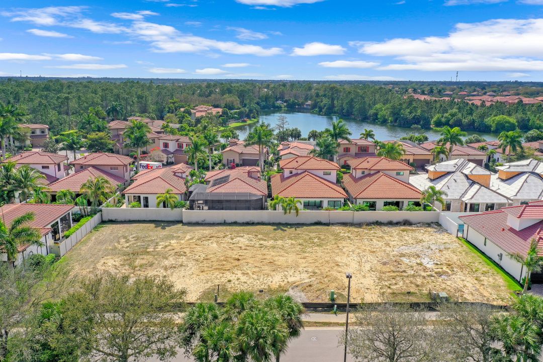 7968 Cordoba Pl, Naples, FL 34113