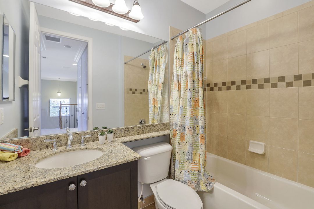 3896 Gibralter Dr, Naples, FL 34119