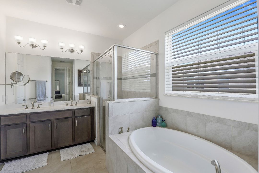 3101 Amadora Cir, Cape Coral, FL 33909