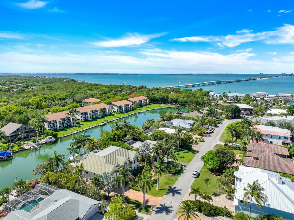 880 Limpet Dr, Sanibel, FL 33957