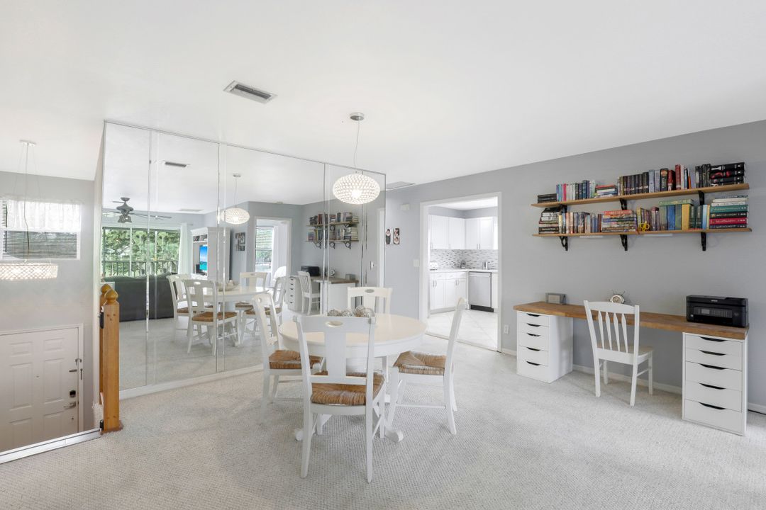 1574 Trafalgar Ln, Naples, FL 34116