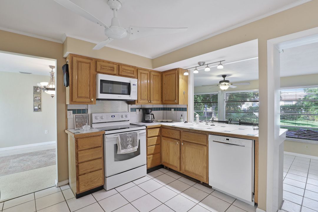 5757 Flamingo Dr, Cape Coral, FL 33904