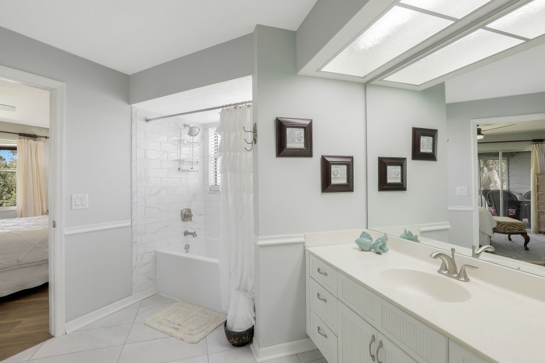 666 Wiggins Bay Dr #B-24, Naples, FL 34110