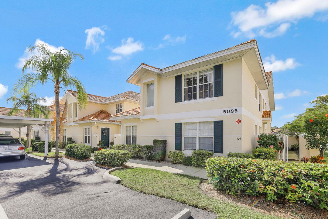 5025 Cedar Springs Dr #204, Naples, FL 34110