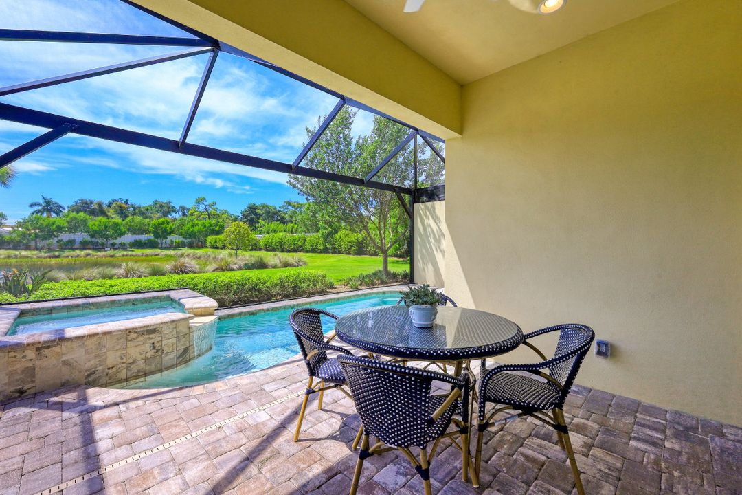 5807 Haiti Dr, Naples, FL 34112