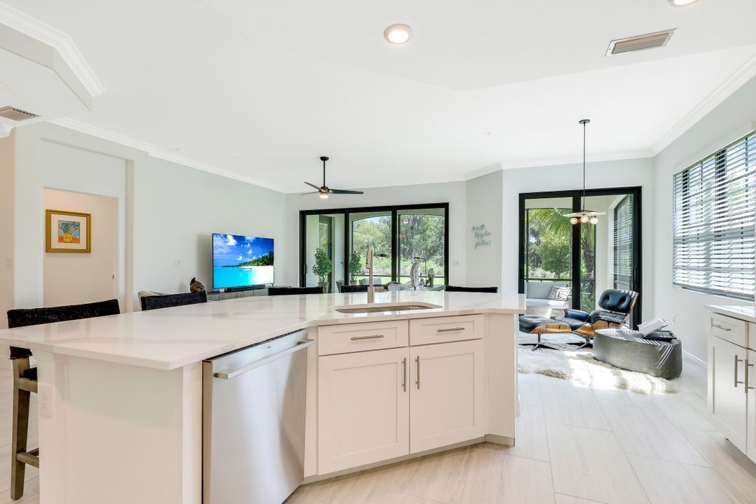 16348 Viansa Wy, Naples, FL 34110