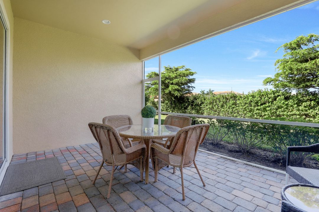 3001 Sunset Pointe Cir, Cape Coral, FL 33914