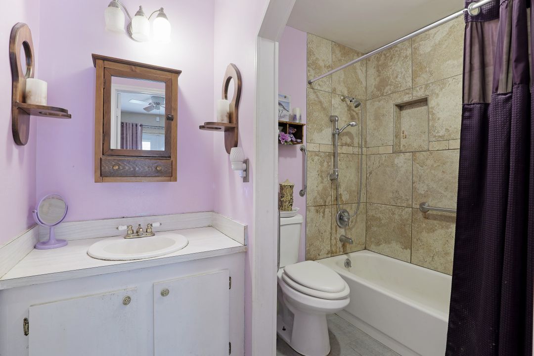 977 Hearty St, North Fort Myers, FL 33903