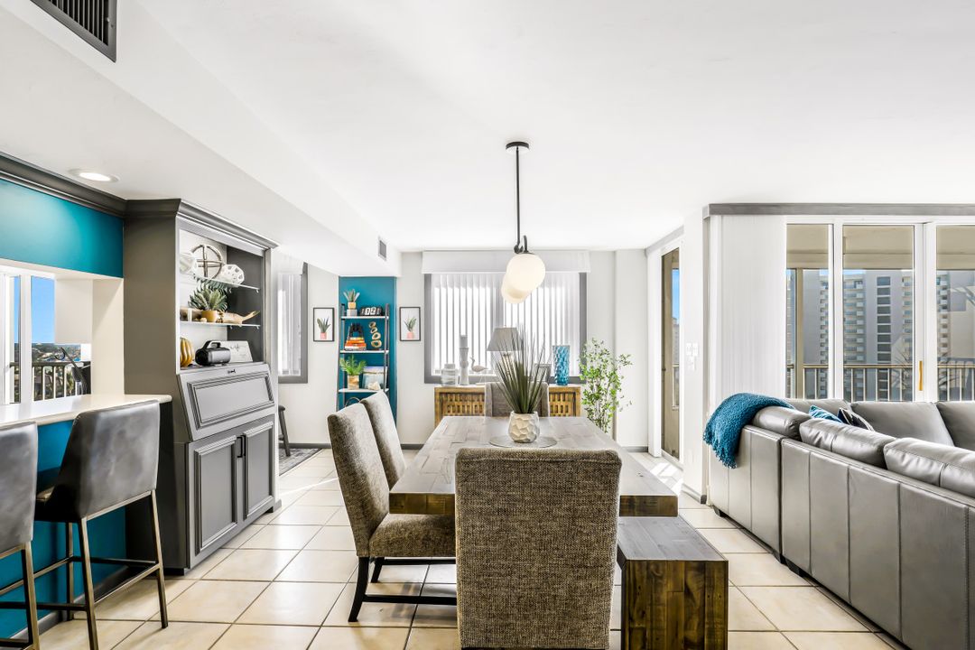 11116 Gulf Shore Dr #904, Naples, FL 34108