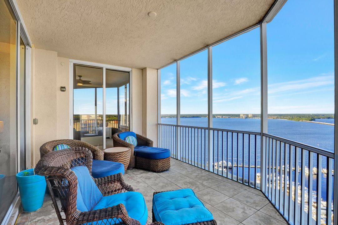 2090 W First St, Fort Myers, FL 33901