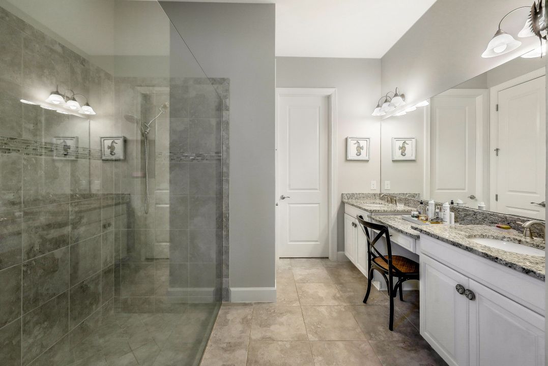 8447 Palacio Terrace W, Naples, FL 34114