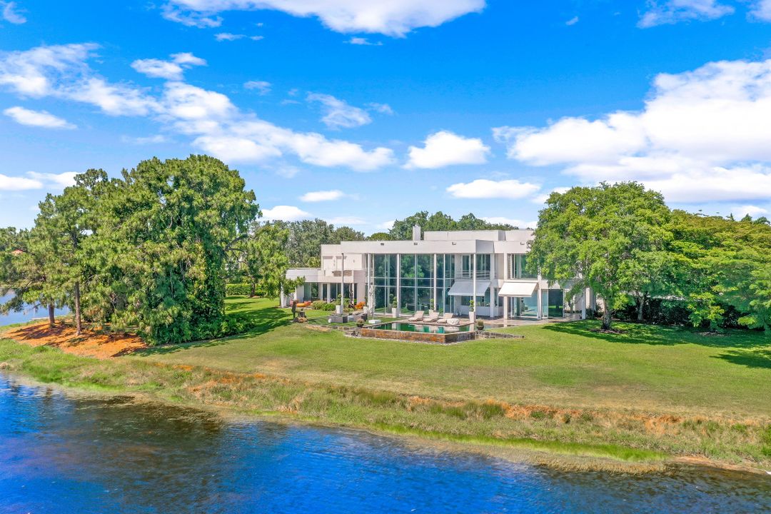 427 Ridge Ct, Naples, FL 34108