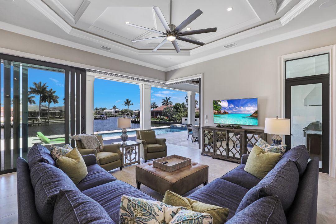 961 Snowberry Ct, Marco Island, FL 34145