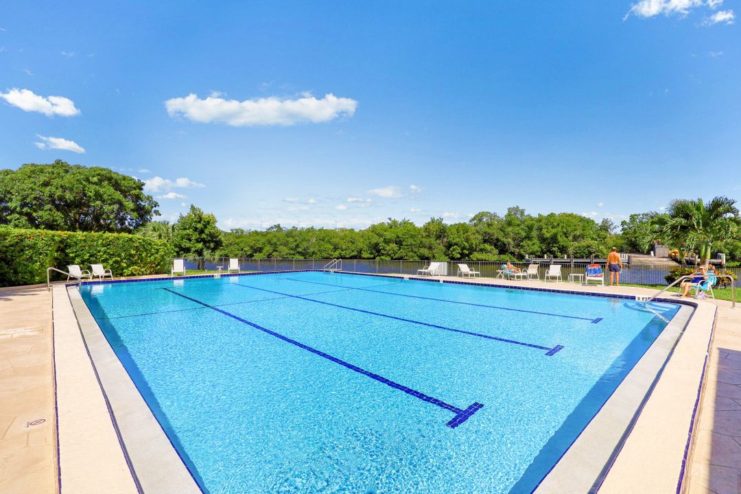 17 Bluebill Ave #1005, Naples, FL 34108