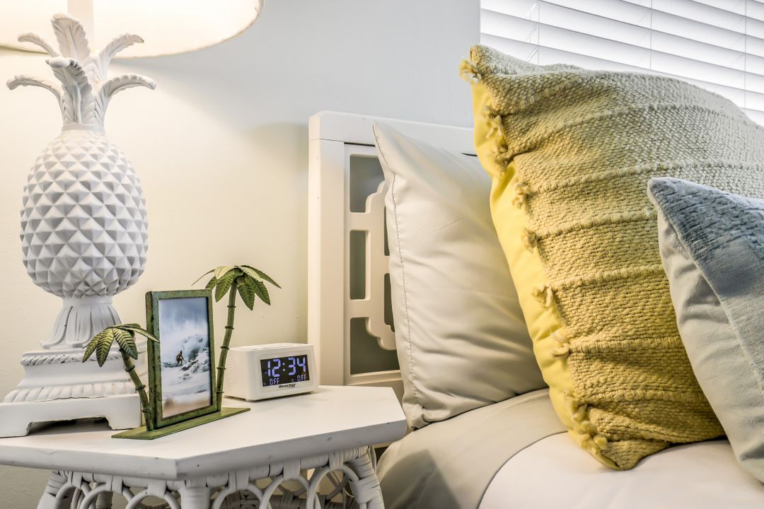 4459 Parrot Ave, Naples, FL 34104