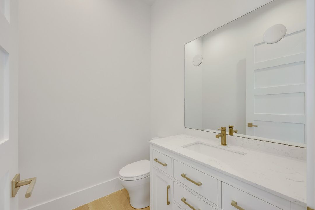 241 Egret Ave, Naples, FL 34108