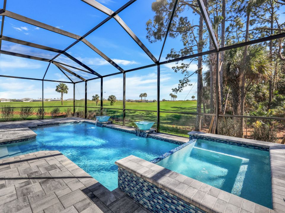 9528 Curlew Dr, Naples, FL 34120