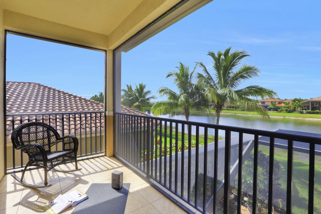 3718 Pleasant Springs Dr, Naples, FL 34119