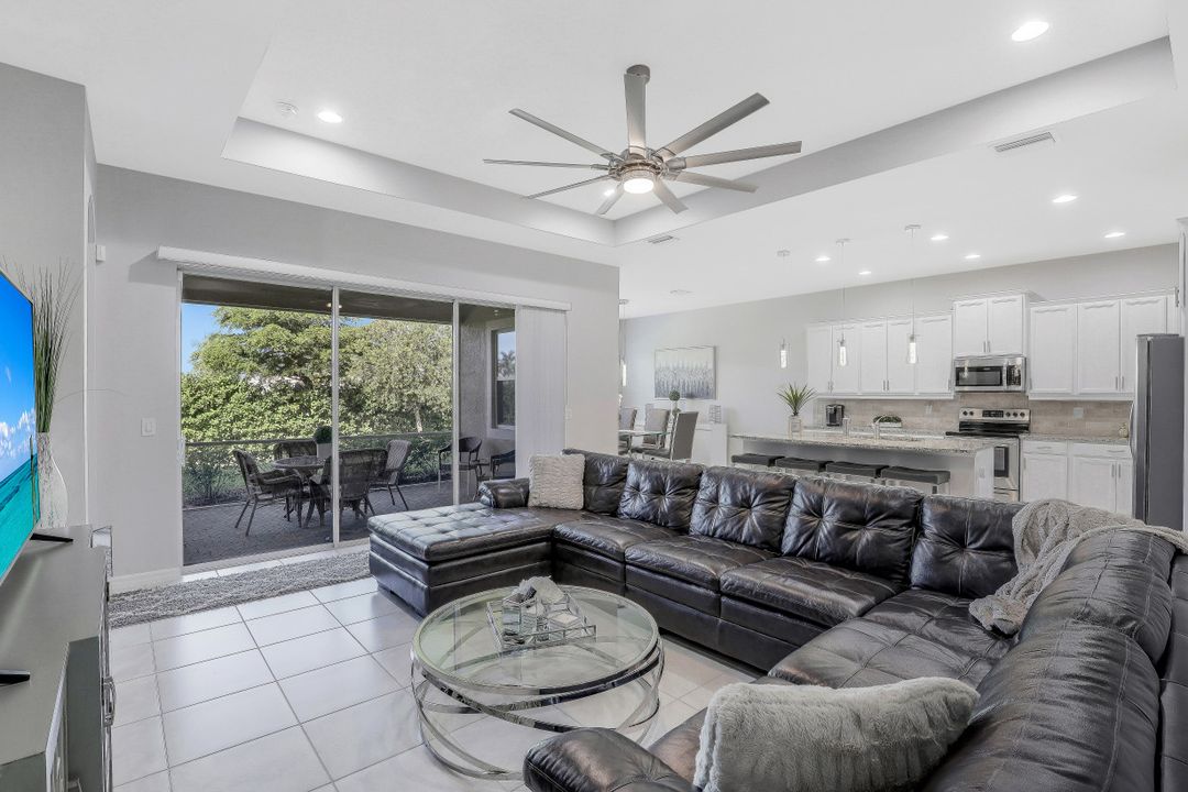 3001 Sunset Pointe Cir, Cape Coral, FL 33914