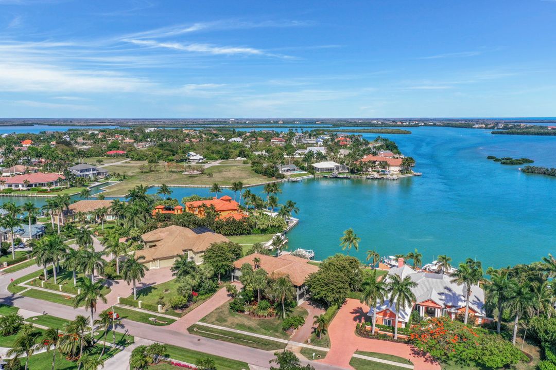 1011 Pettit Ct, Marco Island, FL 34145