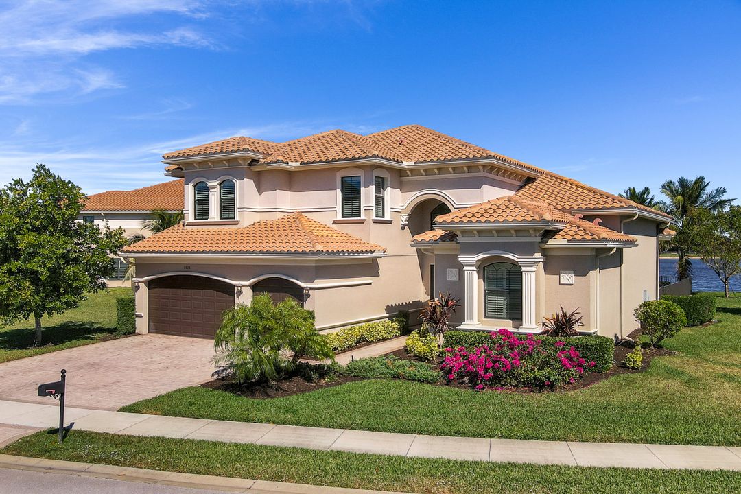 3025 Cinnamon Bay Cir, Naples, FL 34119