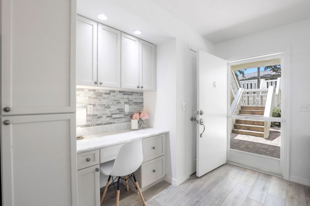 780 10th Ave S #6, Naples, FL 34102