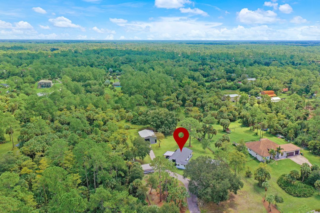 140 5th St NW, Naples, FL 34120