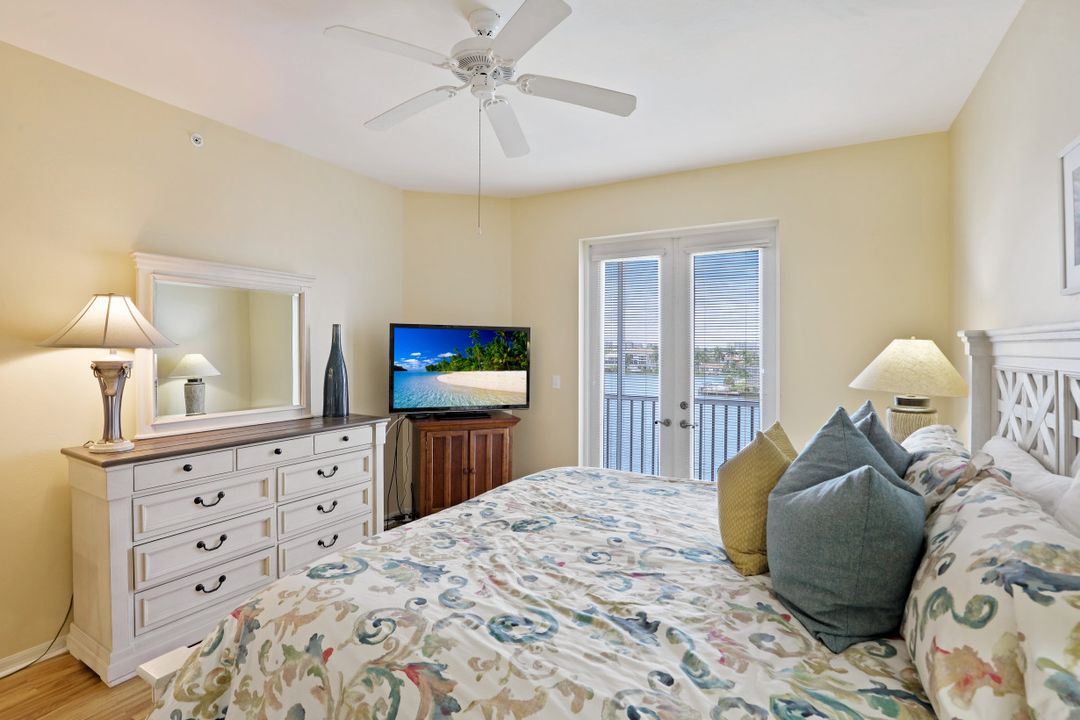 410 Flagship Dr #505, Naples, FL 34108